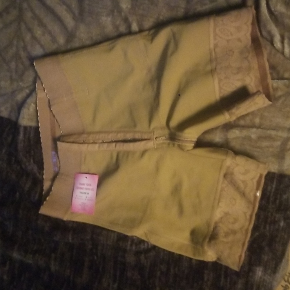 Elegan figure shorts